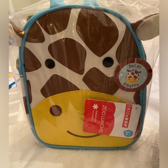 Skip*Hop Zoo Kids Rolling Luggage and lunch box - Picture 2 of 5